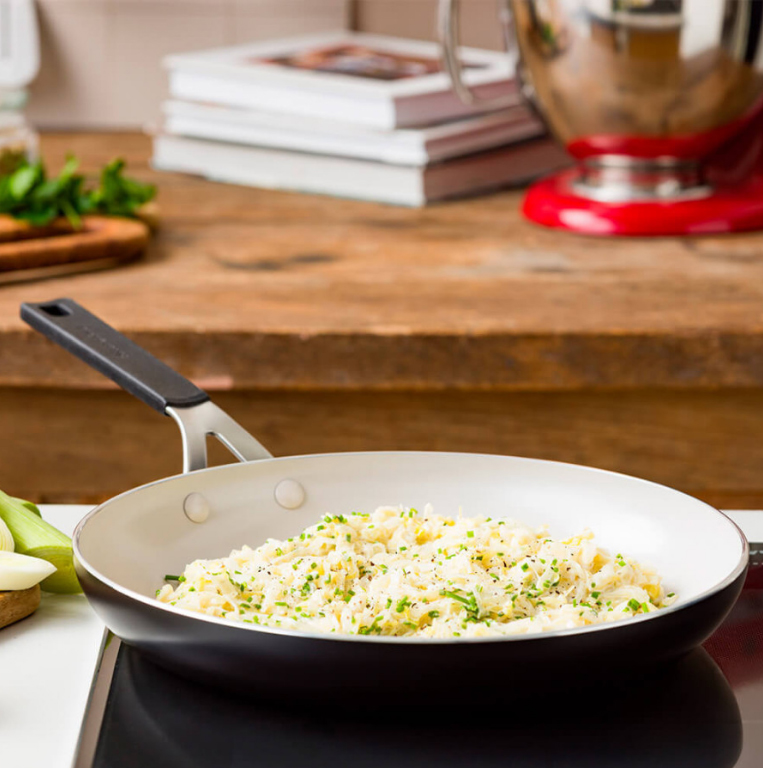 Сковорода с антипригарным покрытием KitchenAid Aluminium Ceramic, диаметр 28 см, черный