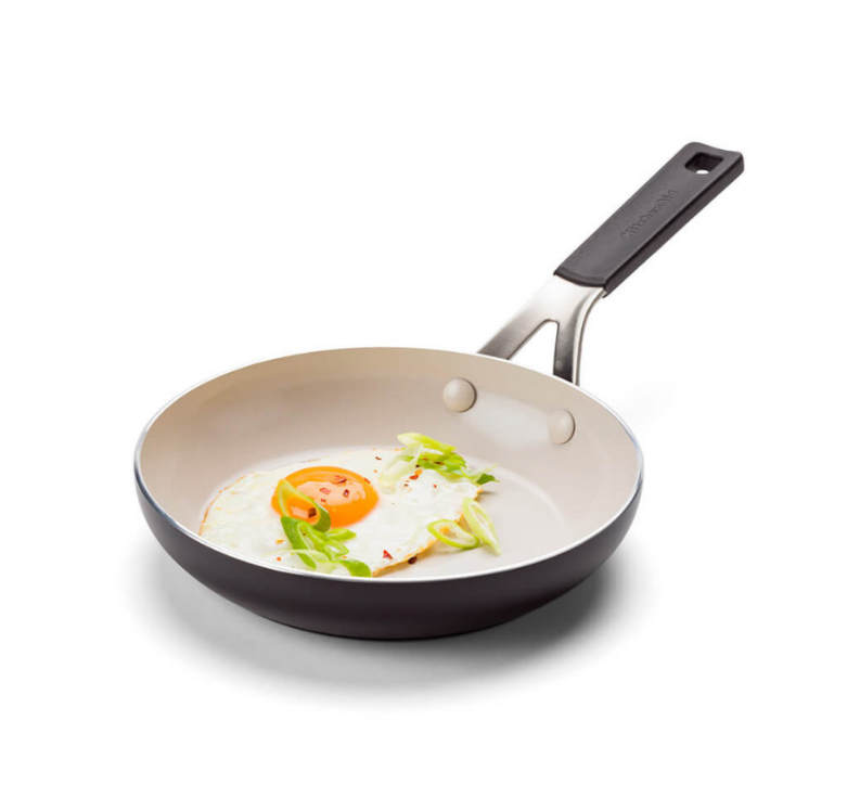 Сковорода с антипригарным покрытием KitchenAid Aluminium Ceramic, диаметр 20 см, черный