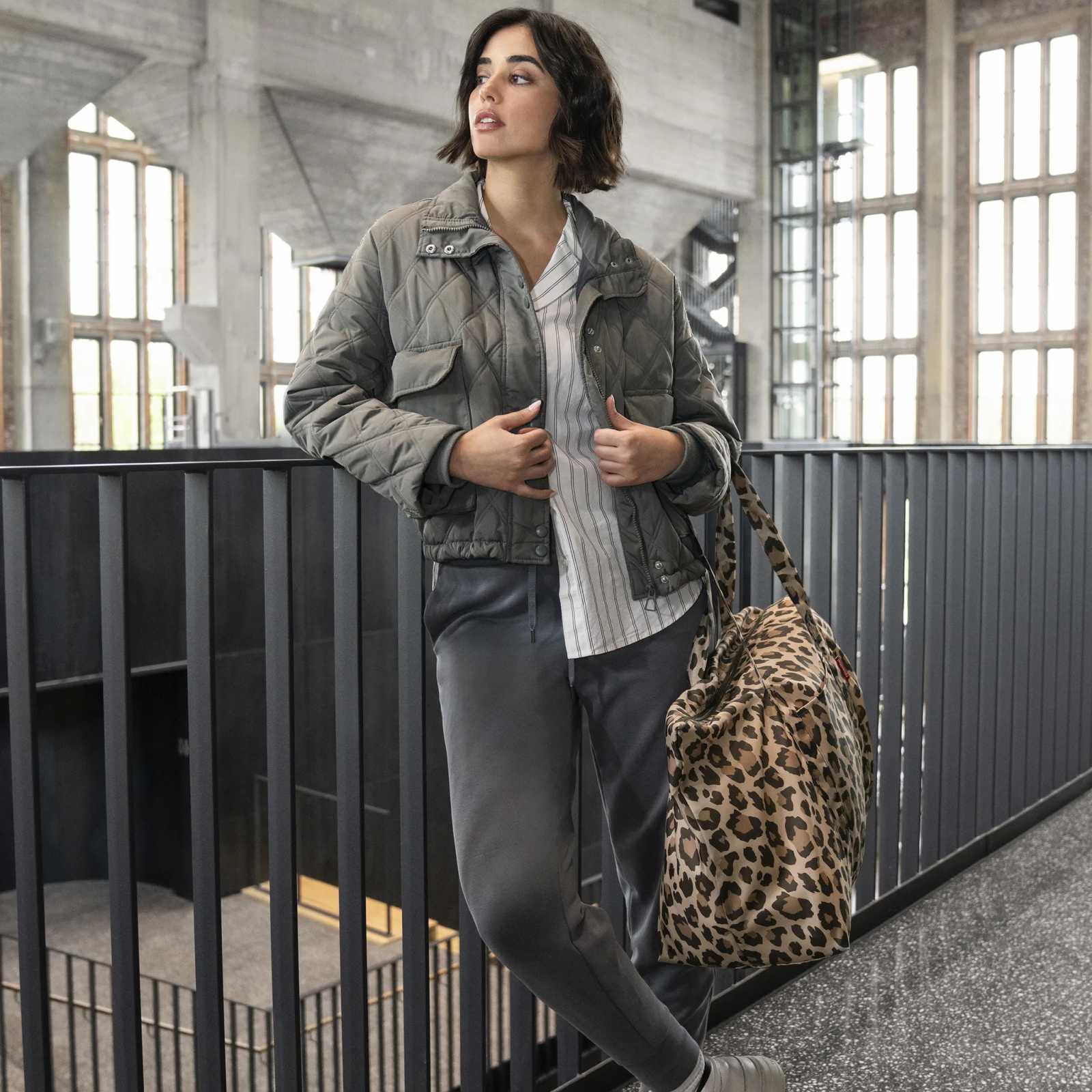 product image - 5 - main