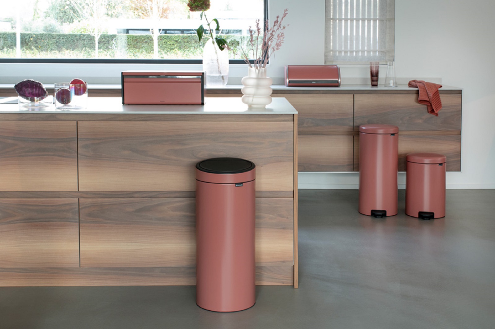 product image - 2 - nav