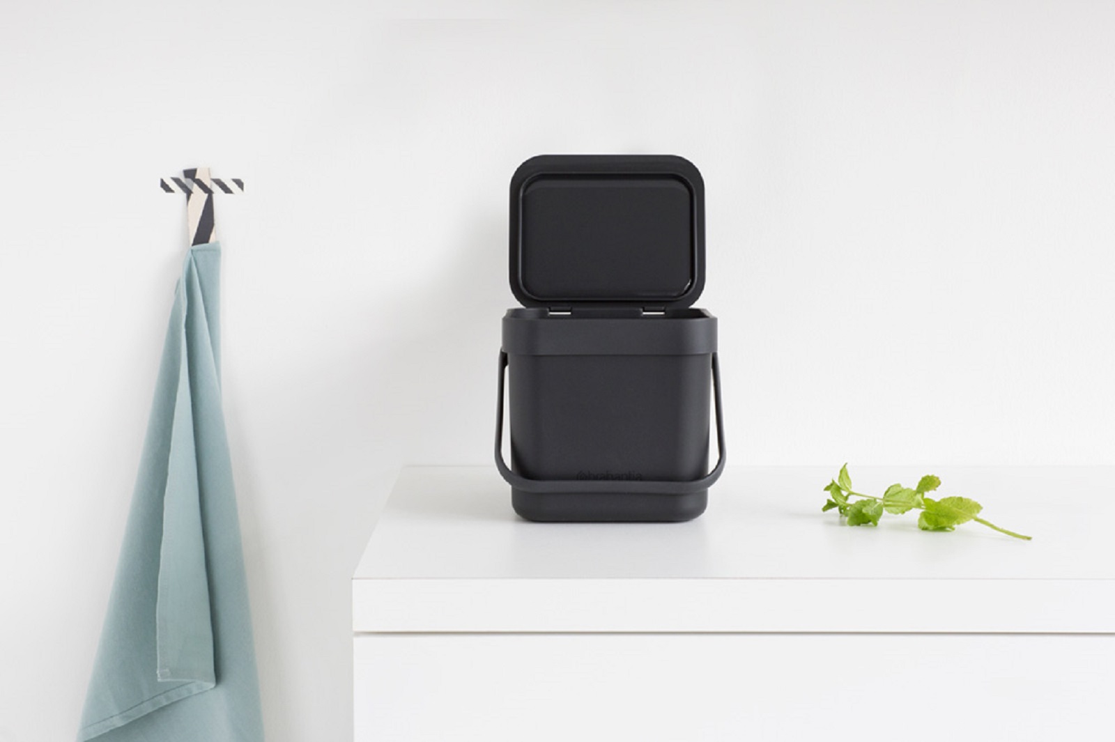product image - 7 - nav