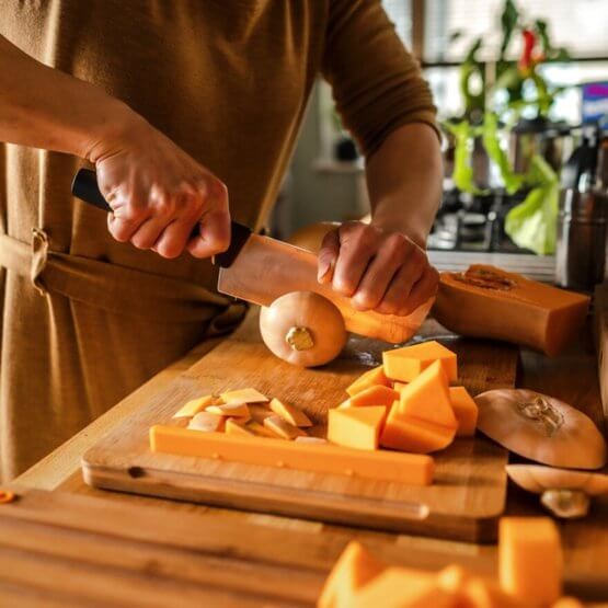 Ніж кухонний Накірі Fiskars Functional Form, довжина 16 см, чорний