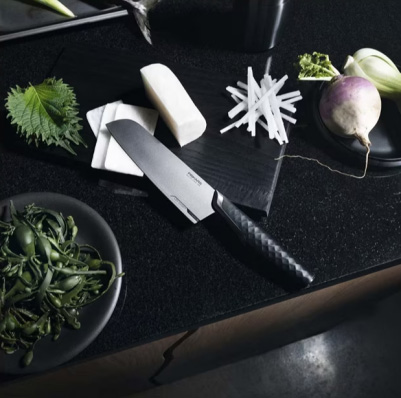Ніж шеф-кухаря Fiskars Taiten, довжина 16 см, чорний