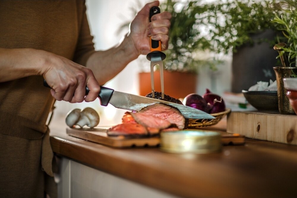 Ніж універсальний Fiskars Functional Form, довжина 21 см, чорний