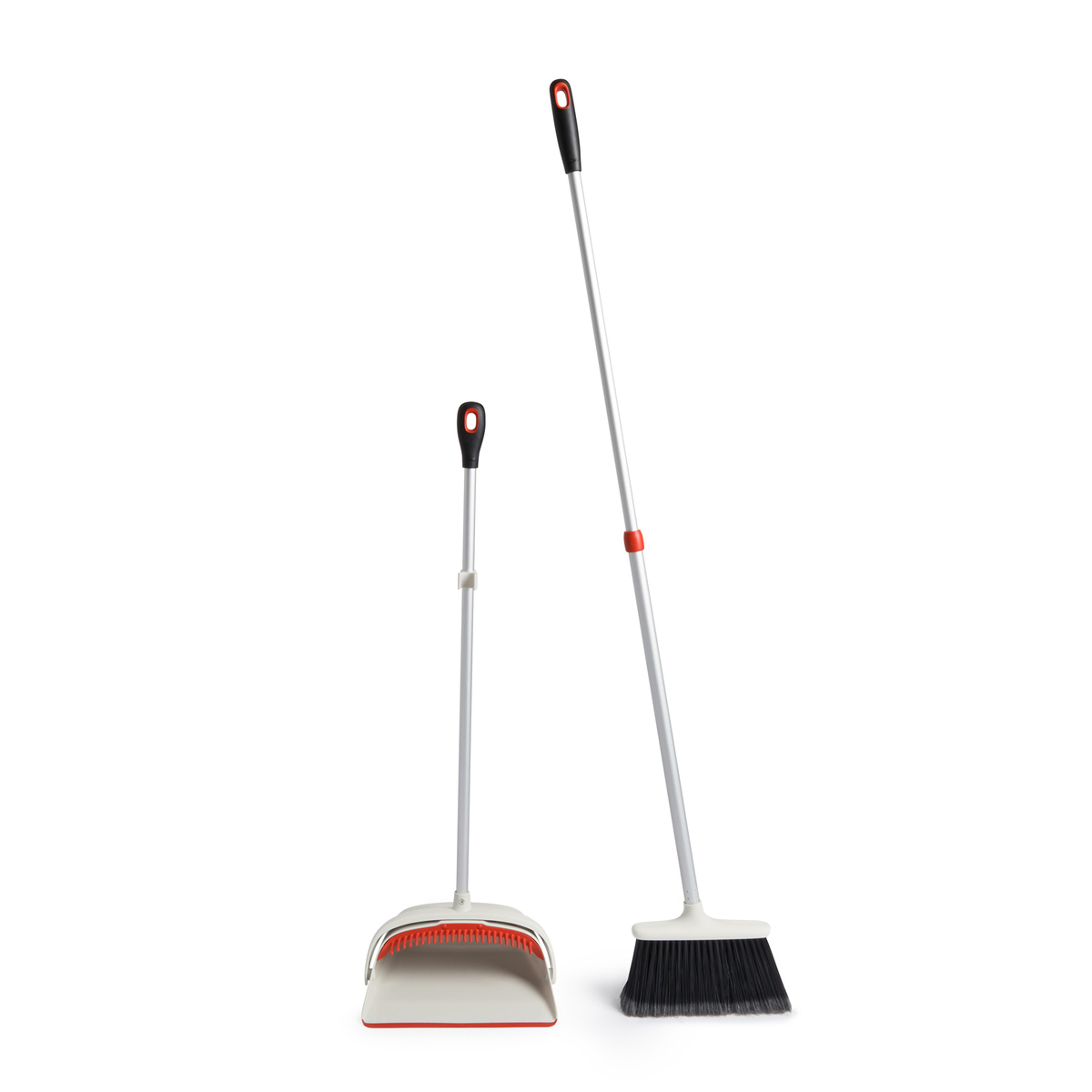 product image - Набір для прибирання: щітка та совок OXO CLEANING, білий, 2 предмети