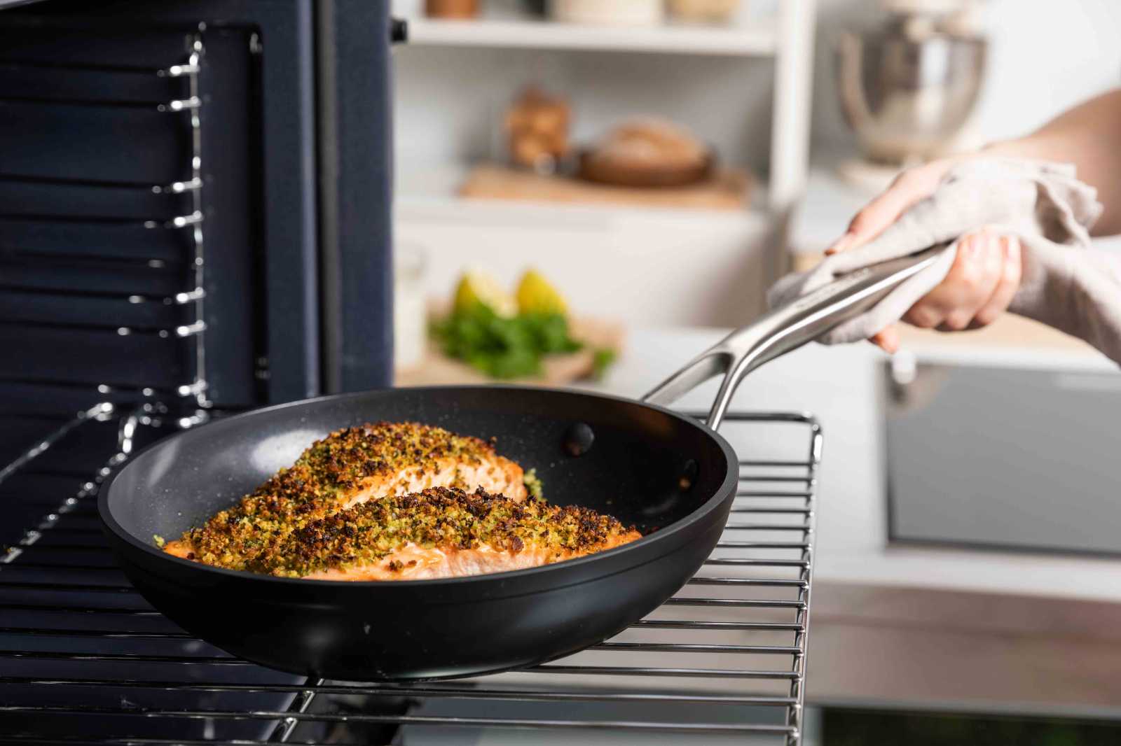 product image - 8 - nav