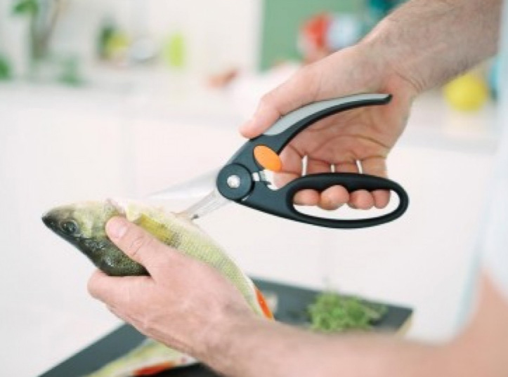 Ножиці для риби кухонні Fiskars Functional Form, довжина 22 см, чорний