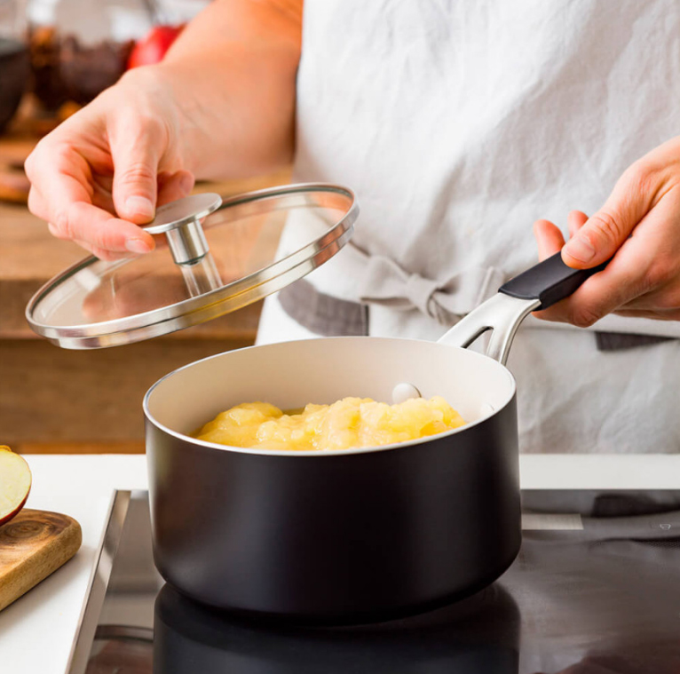 Ківш з кришкою антипригарний KitchenAid Aluminium Ceramic, об'єм 1,6 л, діаметр 16 см, чрний