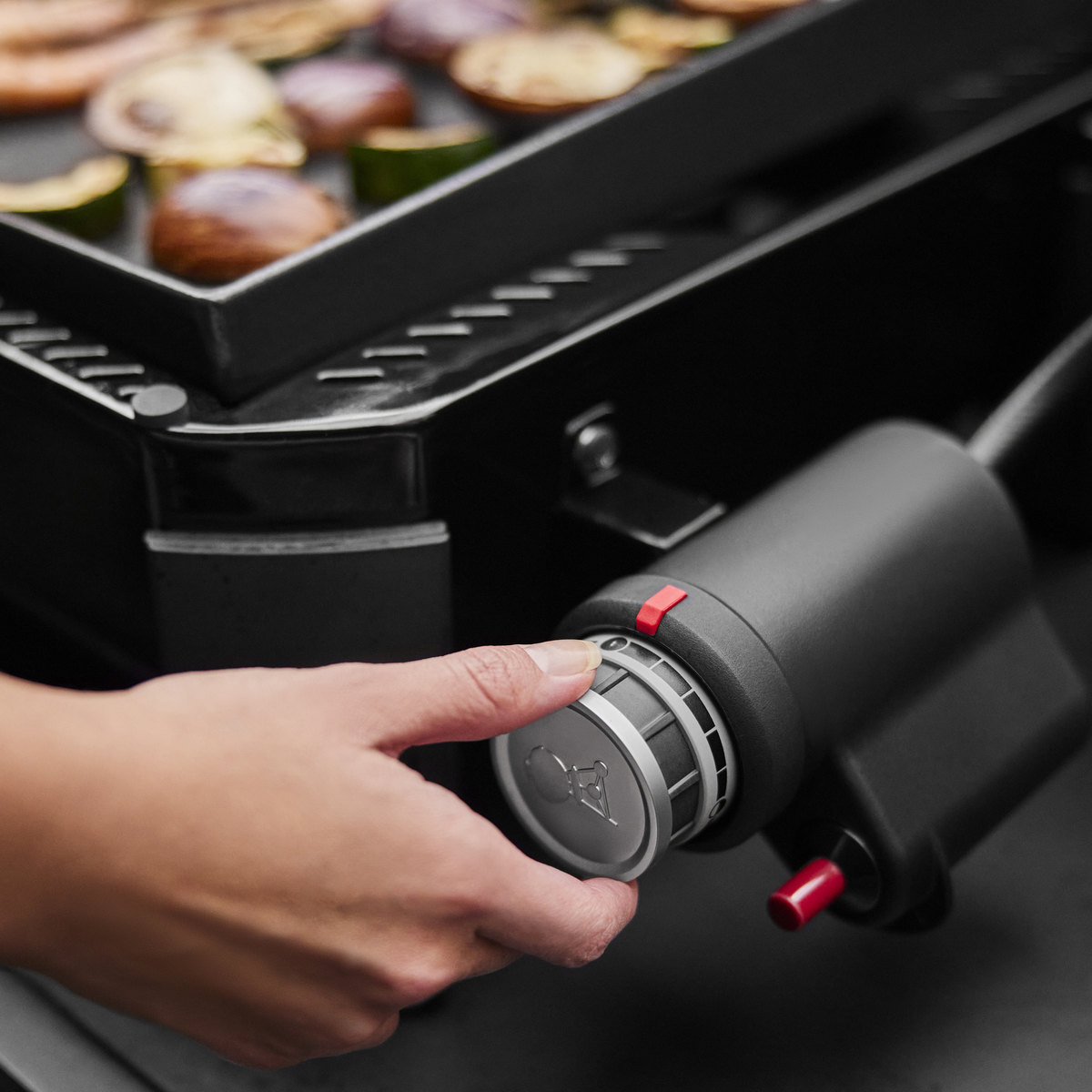 Гриль-планча газовий Weber Slate GP, 25х76х58 см, чорний
