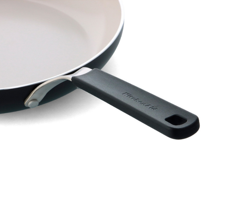 Сковорода с антипригарным покрытием KitchenAid Aluminium Ceramic, диаметр 28 см, черный