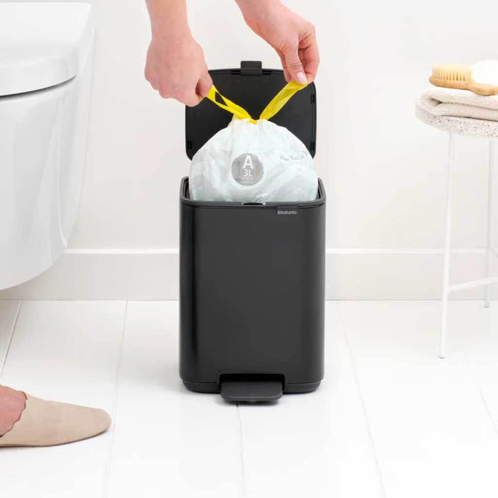 Бак для сміття Brabantia Bo Pedal Bin, об'єм 4 л, чорний матовий