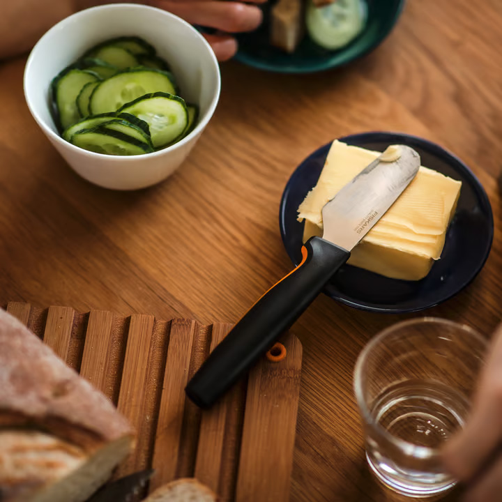 Ніж для масла Fiskars Functional Form, довжина 8 см, чорний