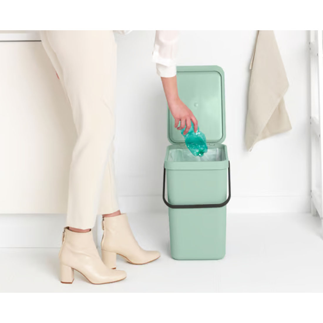 product image - 4 - nav