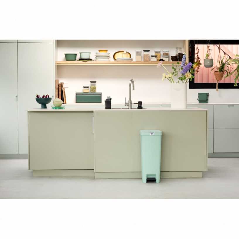 Бак для сміття Brabantia PEDAL BIN STEPUP, об'єм 40 л, зелений нефритовий