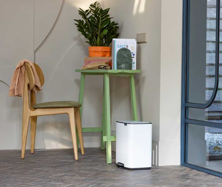 Бак для сміття Brabantia Bo Pedal Bin, об'єм 12 л, білий