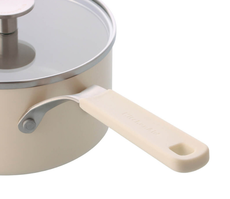 Ківш з кришкою антипригарний KitchenAid Aluminium Ceramic, об'єм 1,6 л, діаметр 16 см, кремовий