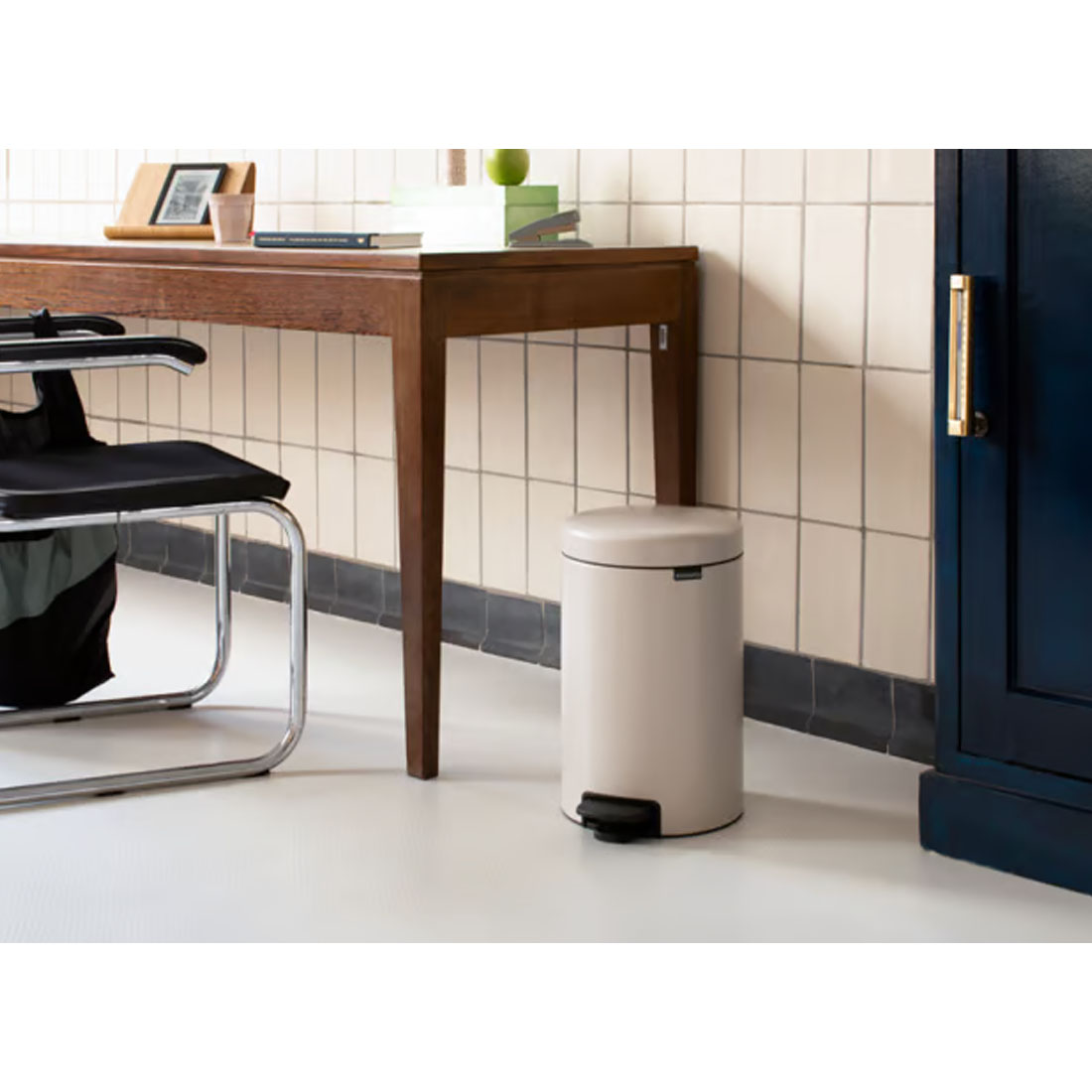 product image - 4 - nav