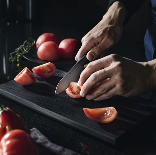 Ніж шеф-кухаря Fiskars Taiten, довжина 13 см, чорний