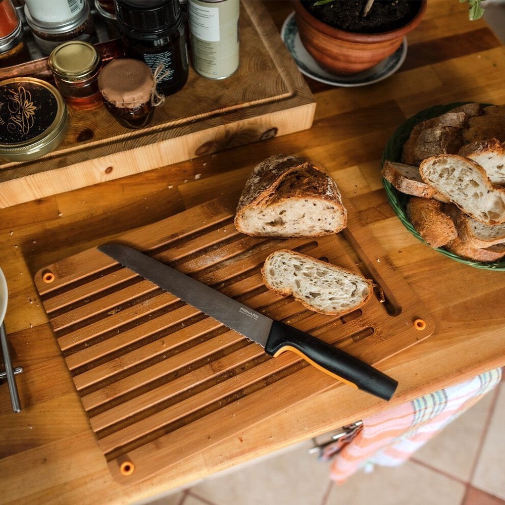 Ніж для хліба Fiskars Functional Form, довжина 21 см, чорний
