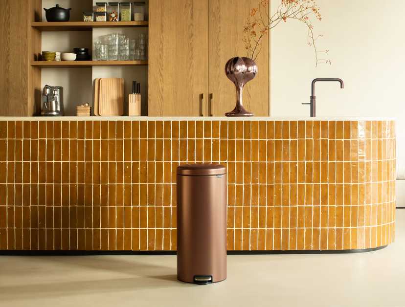 Бак для сміття Brabantia NewIcon Pedal Bin, об'єм 30 л, бронза