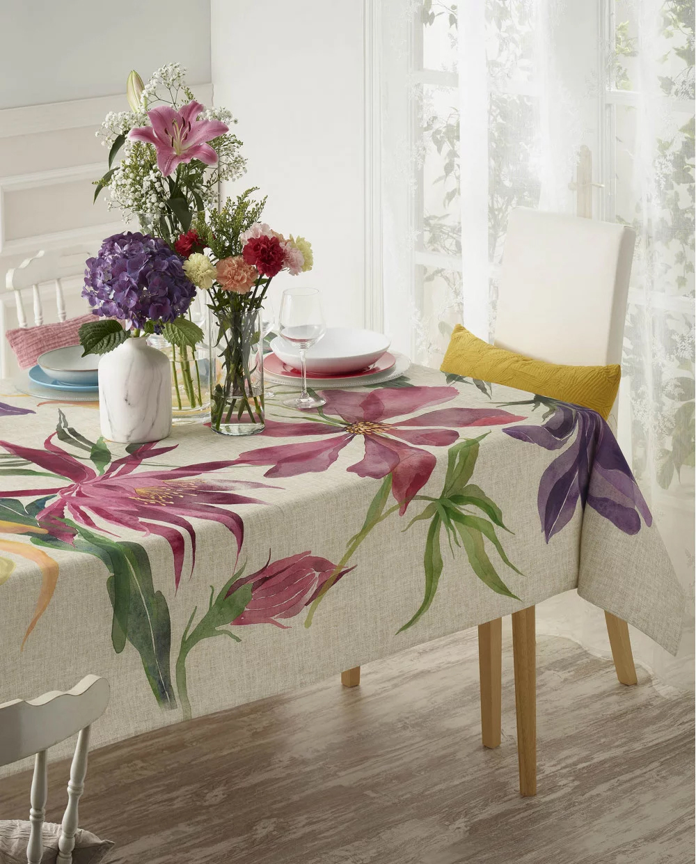 product image - Скатерть прямоугольная Atenas Fiori White/Colorful, размер 150х250 см