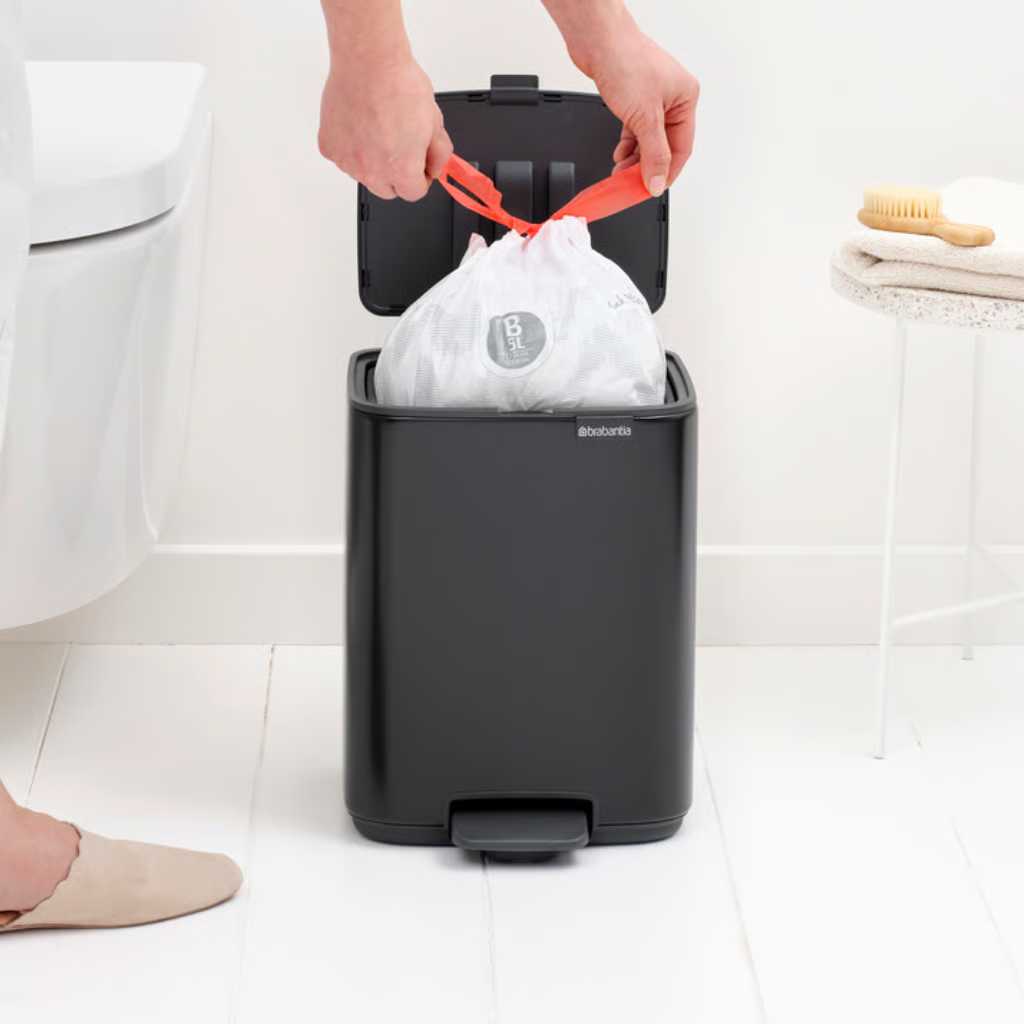 Бак для сміття Brabantia Bo Pedal Bin, об'єм 7 л, чорний матовий