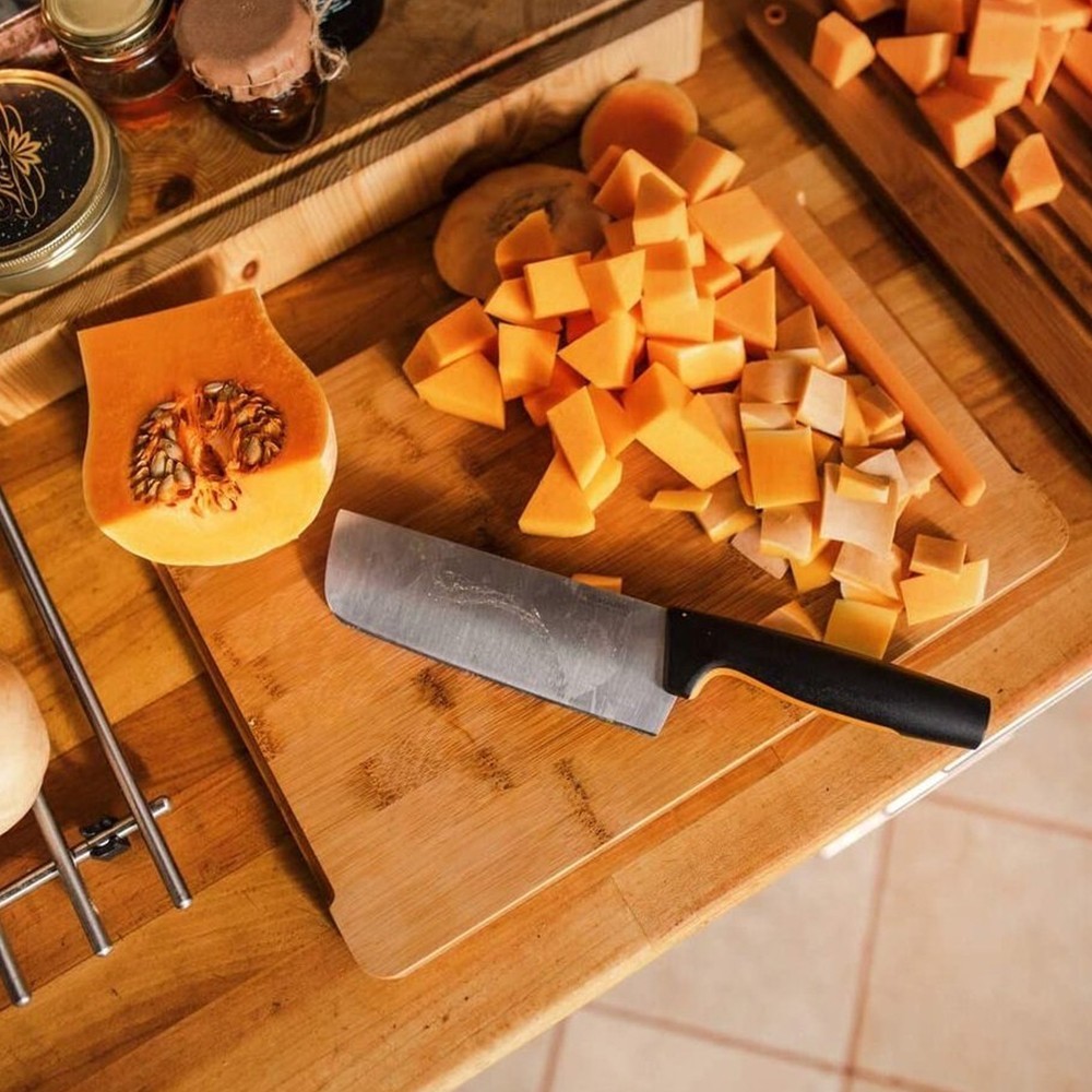 Ніж кухонний Накірі Fiskars Functional Form, довжина 16 см, чорний