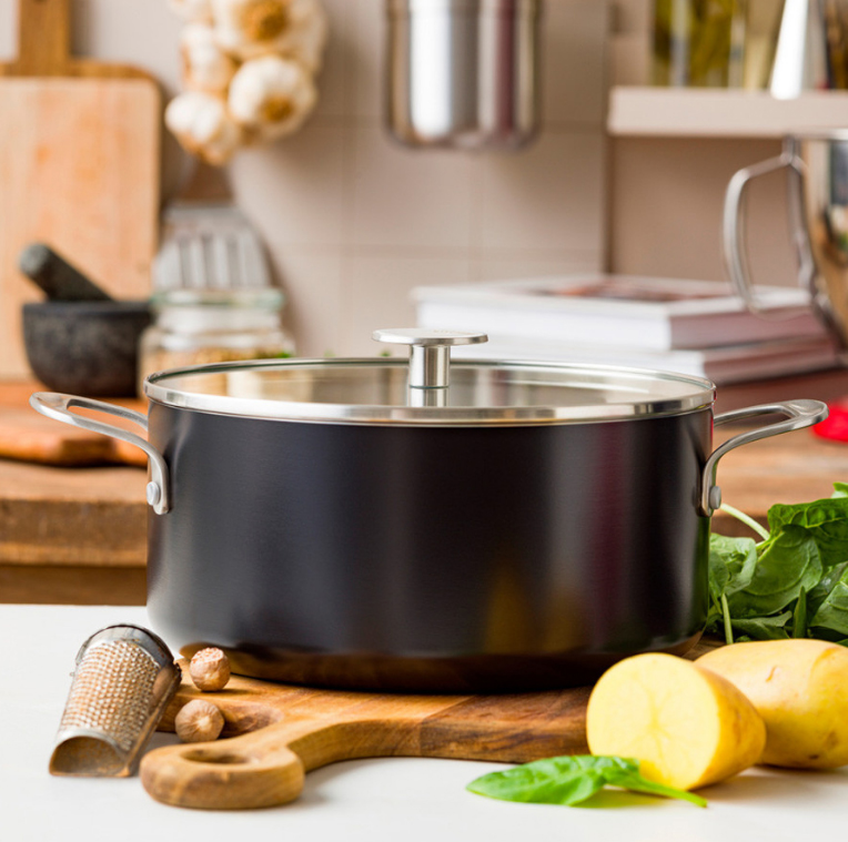 Каструля з кришкою антипригарна KitchenAid Aluminium Ceramic, об'єм 4,9 л, діаметр 24 см, чорний