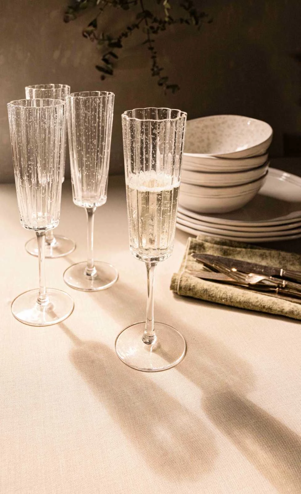 Набір келихів для шампанського Laura Ashley GLASS COLLECTABLES, об'єм 0,21 л, прозорий, 4 шт. Laura Ashley 183514 фото 2